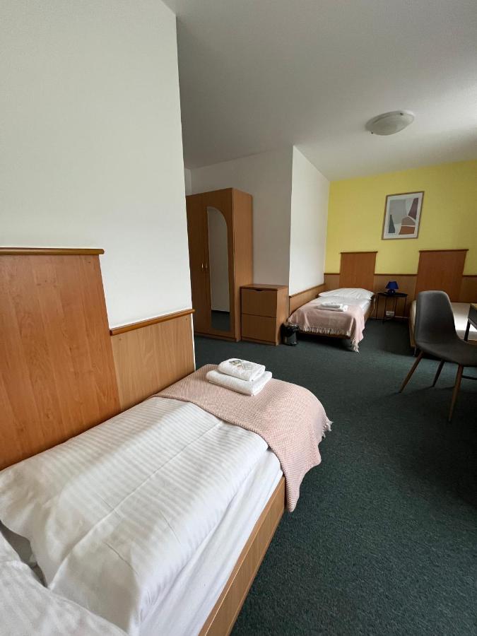 Garni G Hotel Žilina Exterior foto